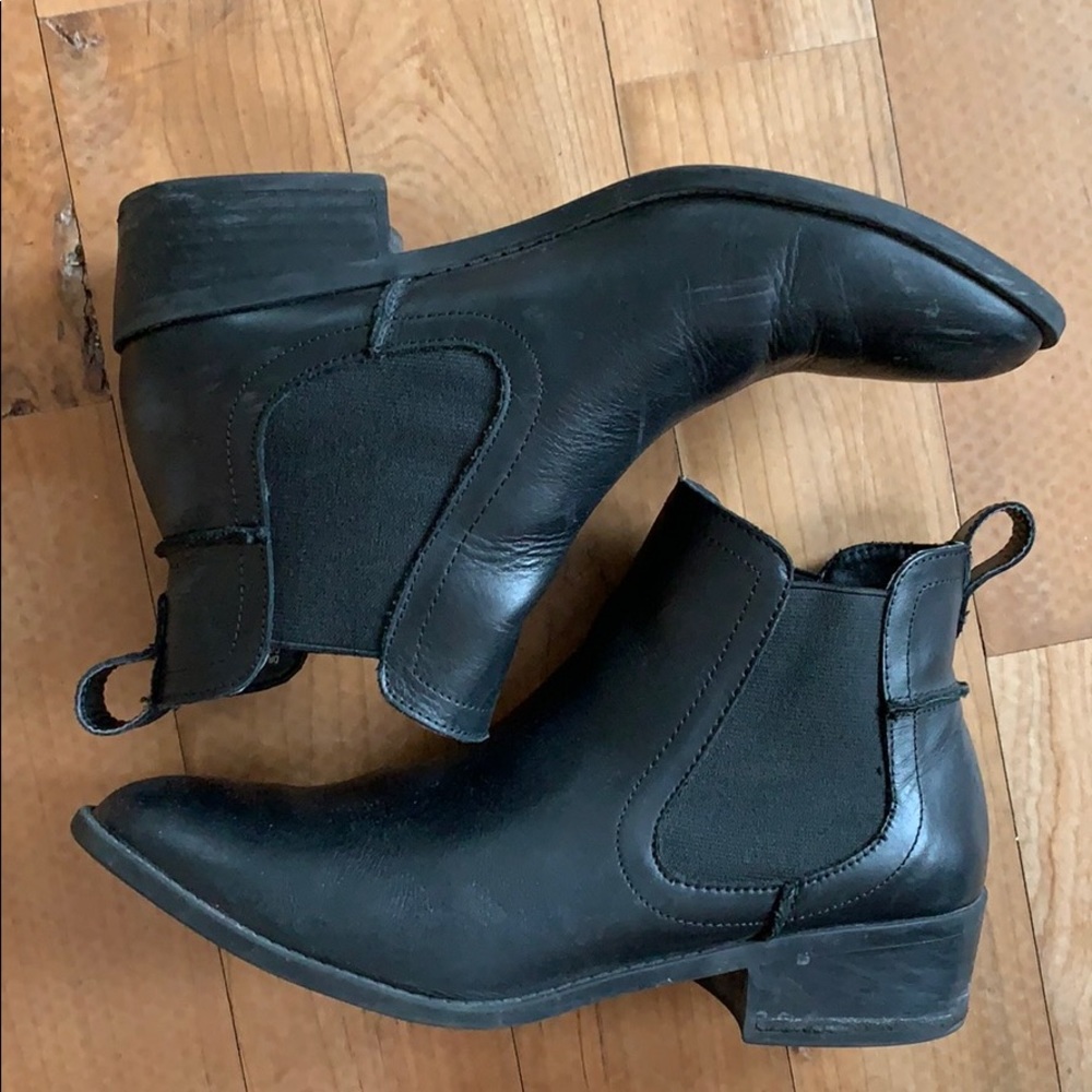 Black Steve Madden ankle booties